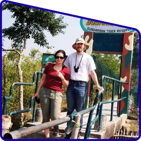 family enjoying Sundarban standard tour